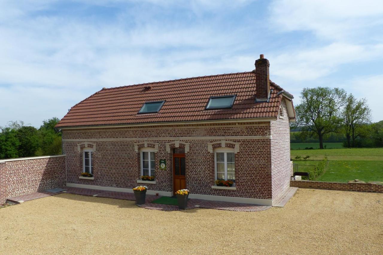 Gite La Maison D'Edouard Villers-Carbonnel Exterior foto